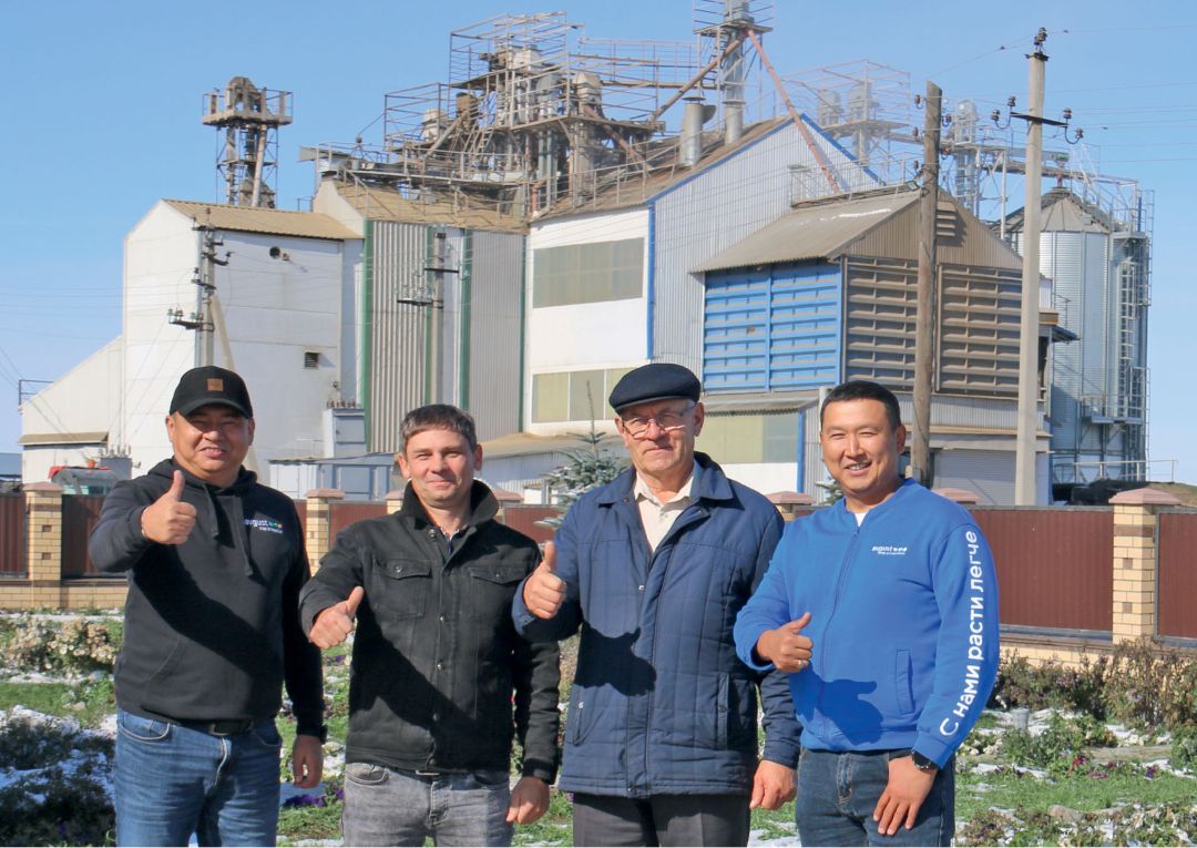 Слева направо: А. К. Усенов, А. С. Локайчук, Ю. М. Малышко и С. С. Каппасов