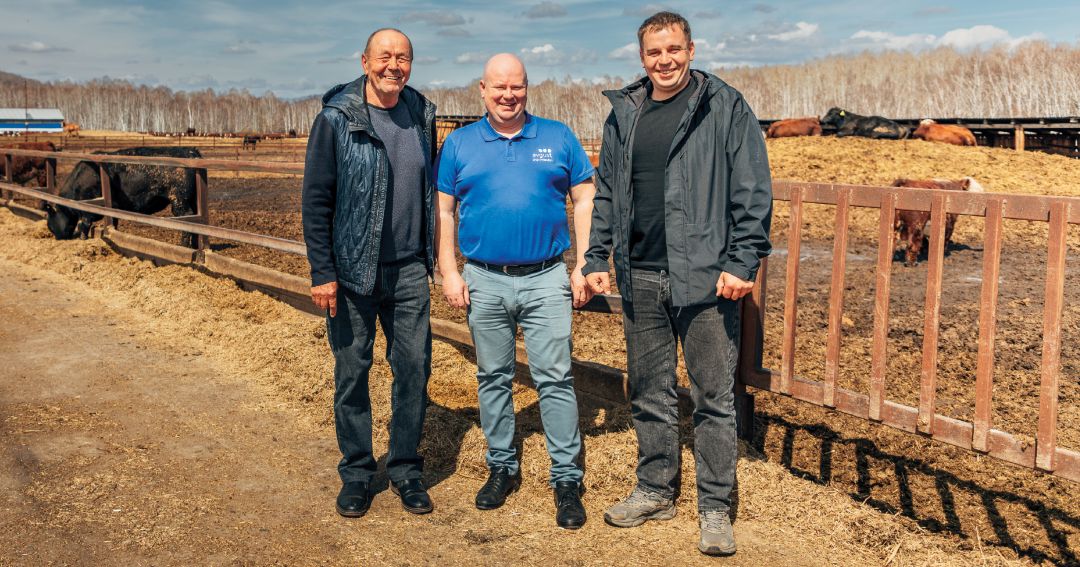 Слева направо: В. Велькер, А. Медведенко и А. Велькер Слева направо: В. Велькер, А. Медведенко и А. Велькер